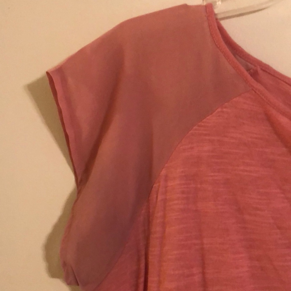 Pink top - Picture 5 of 6
